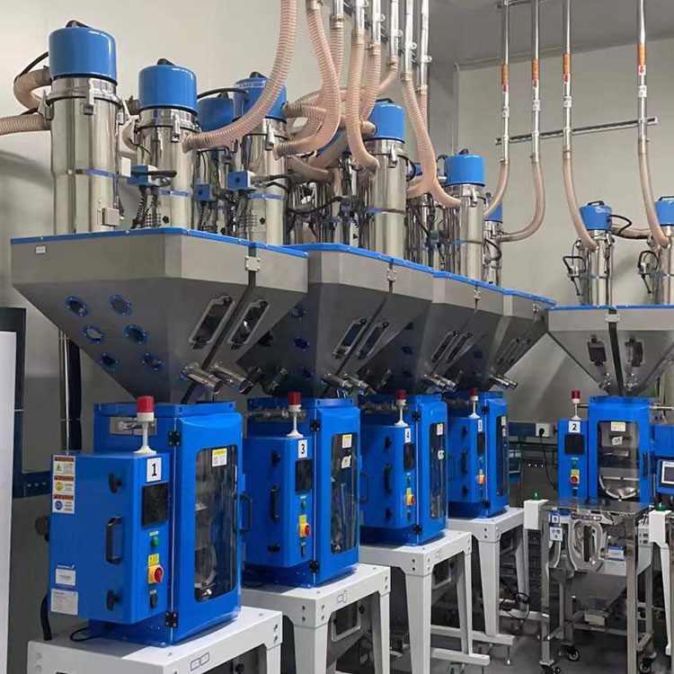 Jak se vyvíjí centrální krmný systém, aby vyřešil dnešní úzká místa továrny?